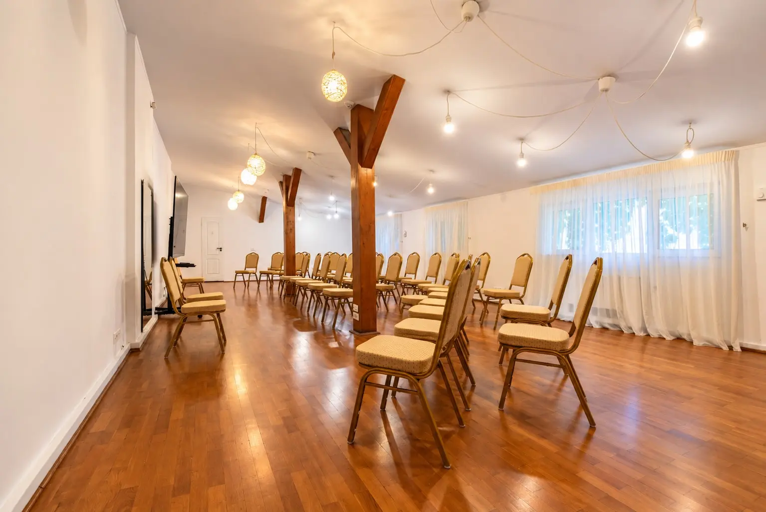 Rustic Seminar Room with Warm Lighting