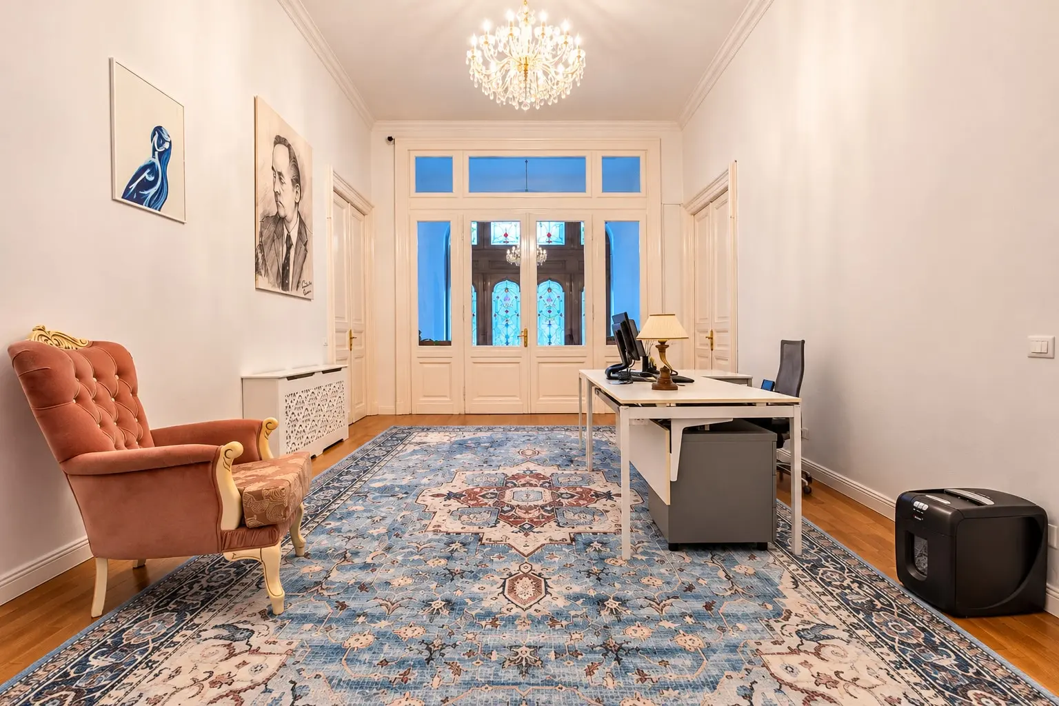 Elegant Symmetrical Consultation Office