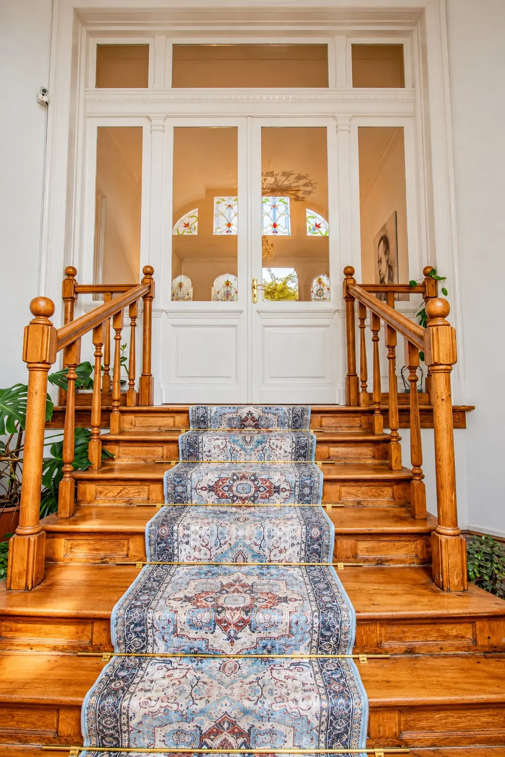 The heritage staircase of the foyer