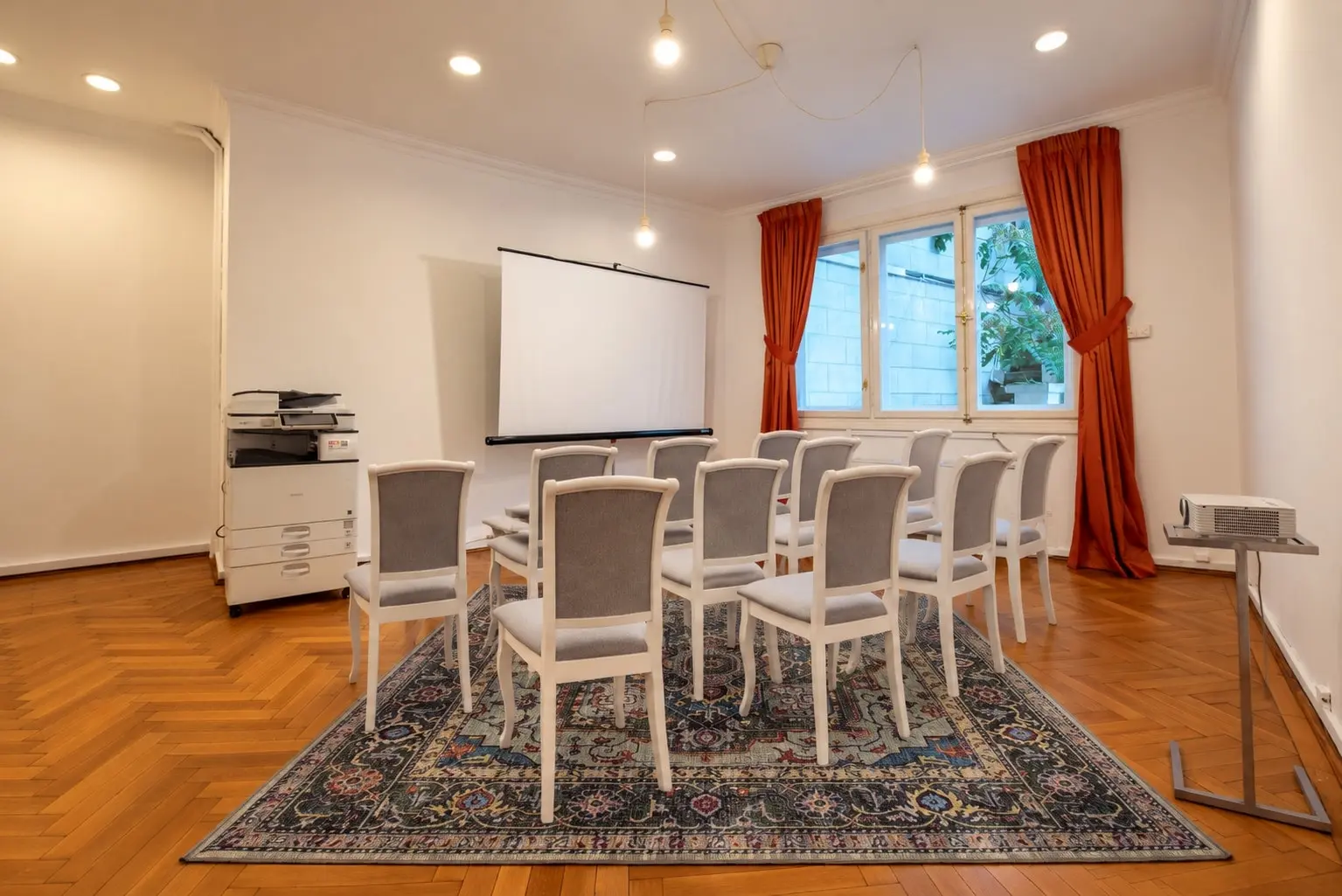 Bright meeting room for ten